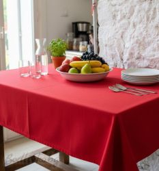 ПОКРИВКА ЗА МАСА, Едноцветна- Червена , ХИДРОФОБИРАНА