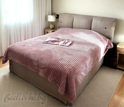 МЕКО ОДЕЯЛО, 200Х230СМ. С 2 БРОЯ КАЛЪФКИ 50Х70СМ. ПЕПЕЛ ОТ РОЗИ 