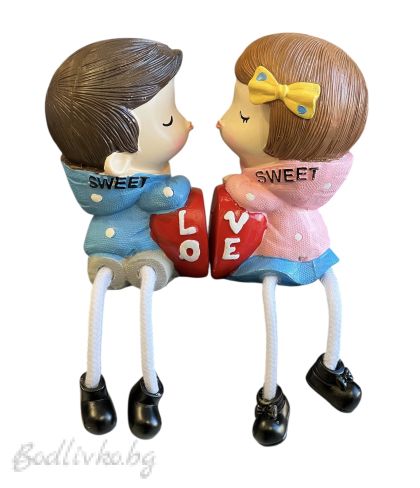 Порцеланови фигурки момче и момиче със сърце - 17см.